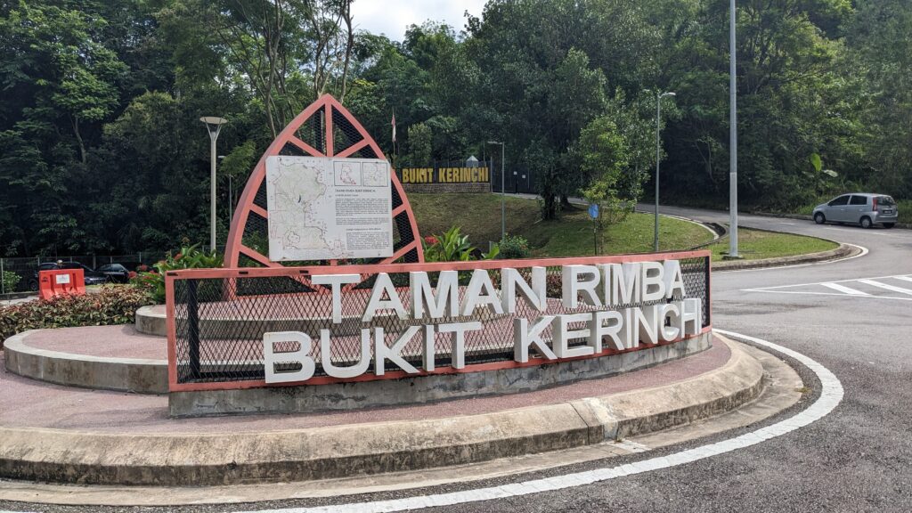 【Pantai Dalam】Bukit Gasingの頂上まで軽めのハイキング！